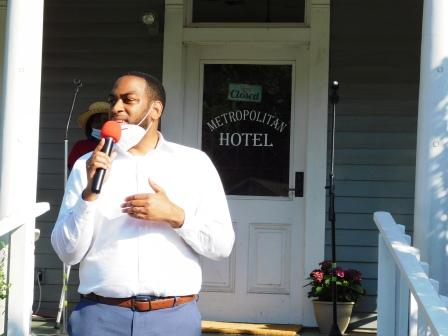 Booker announces candidacy for US Senate