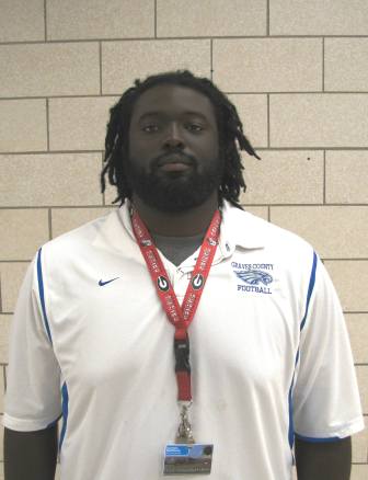 Graves High assistant Kamalie Matthews transforms late football start into college degree, coaching, NFL dreams