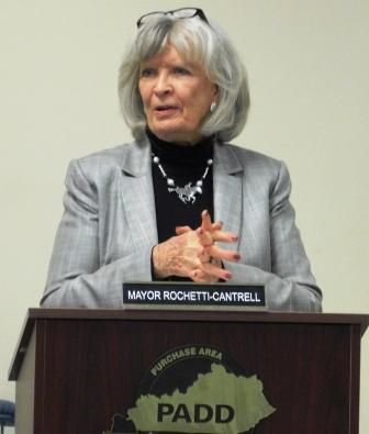 Former Governor Martha Layne Collins addresses local officials 