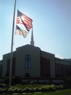 Trace Creek Baptist Church - a megachurch in the country