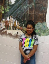 Symsonia Elementary Laniya Yarber helping others