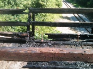 Arson suspected in bridge fire