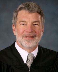 Kentucky Supreme Court Justice Schroder announces retirement 