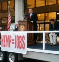 McKee ties up hemp bill in House