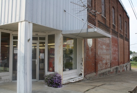 Clinton Hardware side